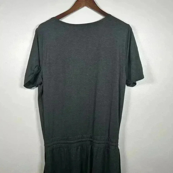 Vuori Women's Charcoal Grey Jersey Knit V Neck Short Sleeve Jumpsuit Jogger Pant - Picture 4 of 5